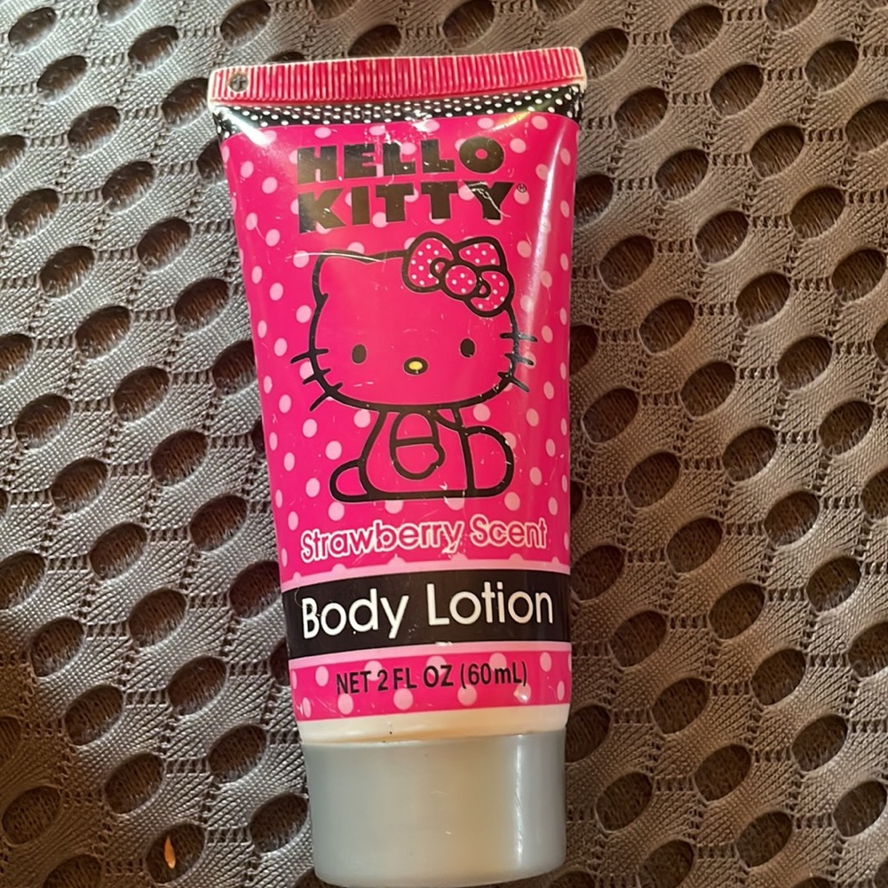 Hello Kitty Bodycare Set - Picture 2 of 6